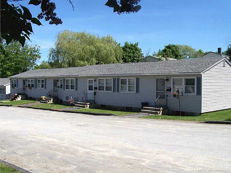 5 McNally Ter, Unit 5 in Newport, ME - Building Photo