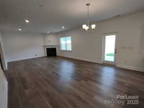19234 Yellow Birch Dr in Charlotte, NC - Building Photo - Building Photo