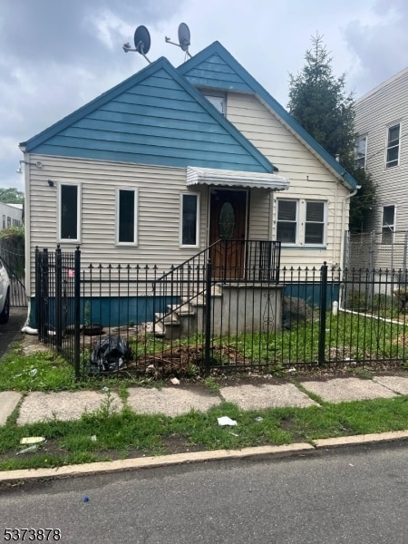 property at 35 Chestnut Ave