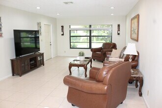 4595 Laurel Tree Rd in Boynton Beach, FL - Foto de edificio - Building Photo