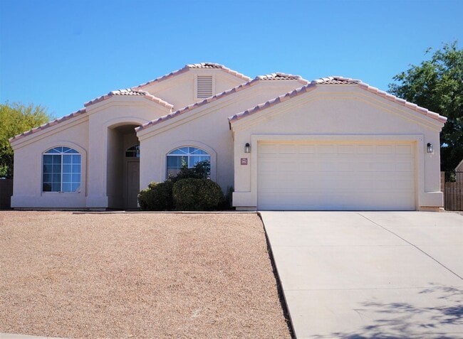 property at 1462 Skyline Ave