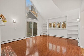 11 Pondview Cl in Chappaqua, NY - Building Photo - Building Photo