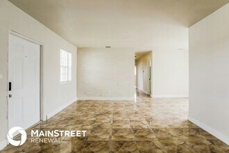 900 NW 199th St in Miami, FL - Building Photo - Building Photo