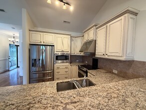 1102 Kinloch Dr in Winston-Salem, NC - Building Photo - Building Photo