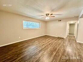 703 E 40th St in Kansas City, MO - Building Photo