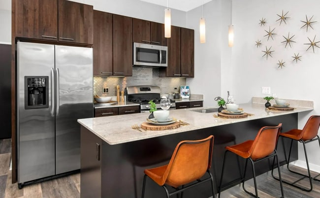 400 W Huron St in Chicago, IL - Building Photo - Building Photo