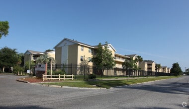 Hollybrook Homes Apartments in Jacksonville, FL - Foto de edificio - Building Photo