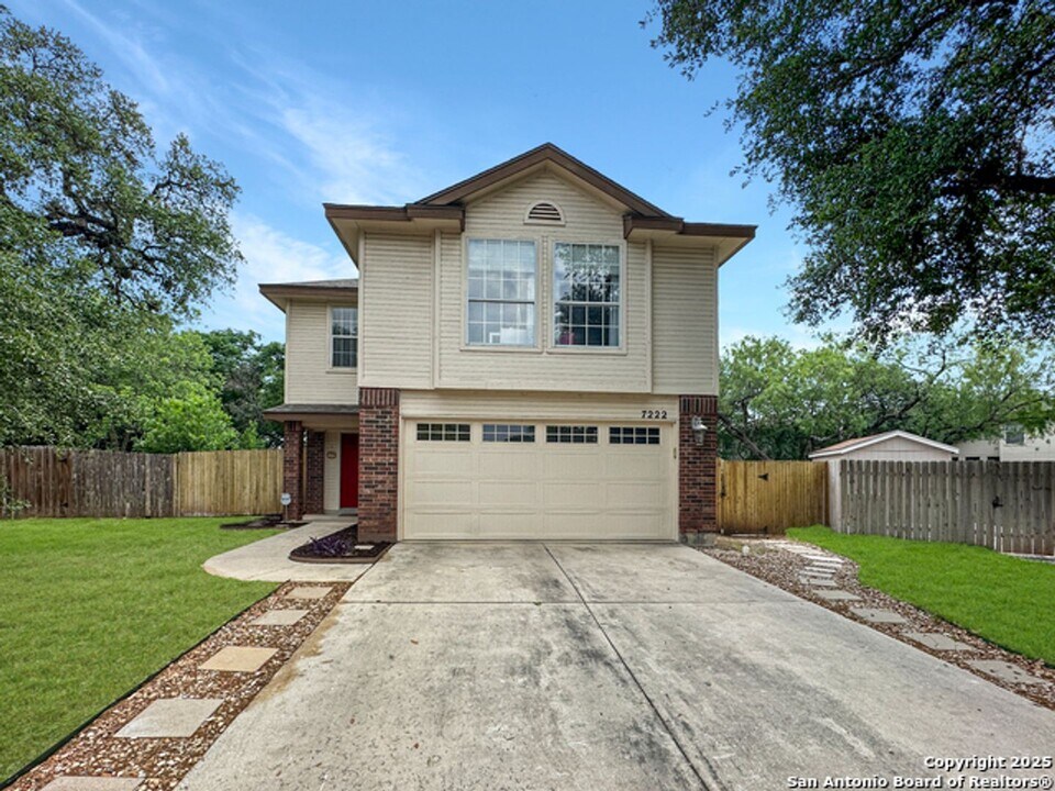 7222 Burns Trail in San Antonio, TX - Building Photo