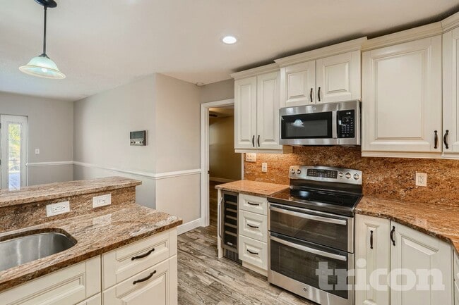 2247 Blue Tern Dr in Palm Harbor, FL - Foto de edificio - Building Photo