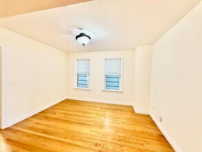 726 Cambridge St, Unit #1 in Cambridge, MA - Building Photo - Building Photo