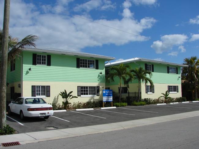 45 SE 7th Ave in Delray Beach, FL - Building Photo - Building Photo