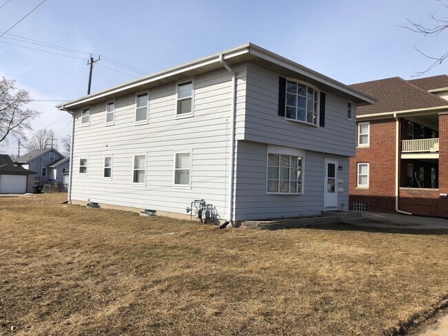 1746 Deane Blvd-Unit -upper in Racine, WI - Building Photo - Building Photo