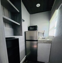 8010 SE US Hwy 301 in Hawthorne, FL - Building Photo - Building Photo