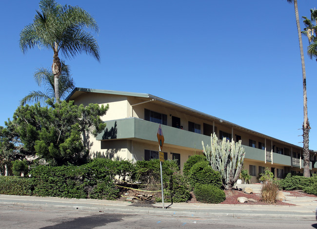 Desert Spa Apartments in San Diego, CA - Building Photo - Building Photo