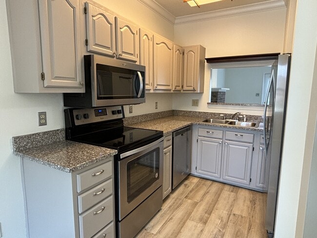 property at 624 E New York St