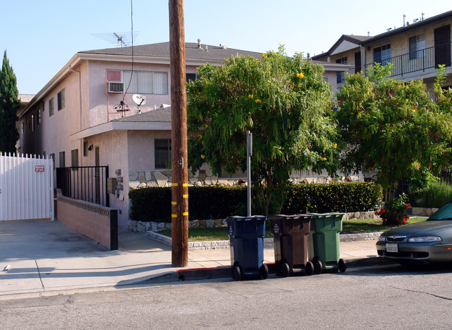 4437 W 135th St in Hawthorne, CA - Foto de edificio - Building Photo