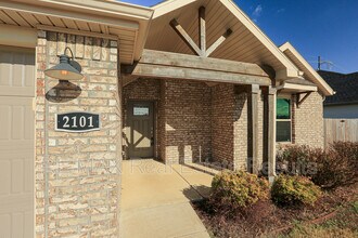 2101 E Endura Pk Dr in Siloam Springs, AR - Building Photo - Building Photo