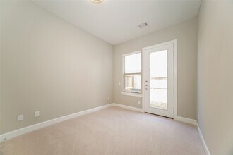 5106 Royal Heath Dr in Houston, TX - Foto de edificio - Building Photo