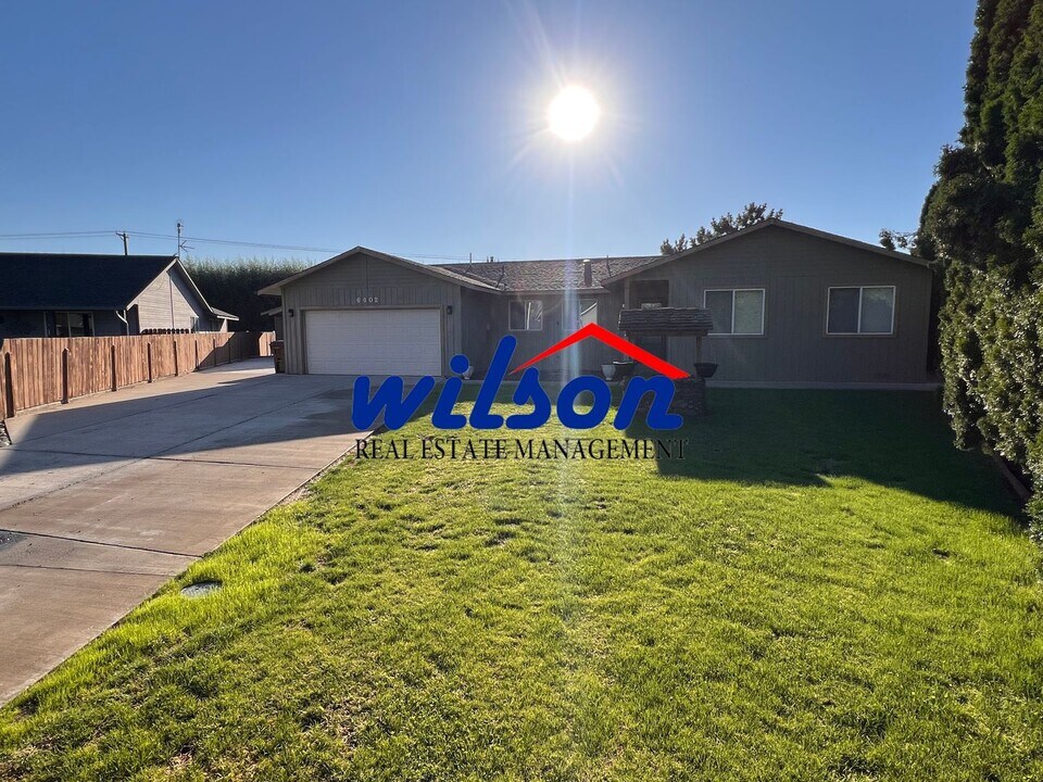 6402 Fremont Dr in Yakima, WA - Building Photo