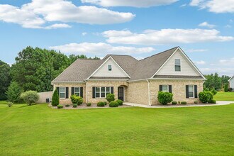1121 Birchwood Dr in Griffin, GA - Foto de edificio - Building Photo
