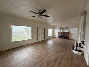 10608 S Zediker Ave in Parlier, CA - Building Photo - Building Photo