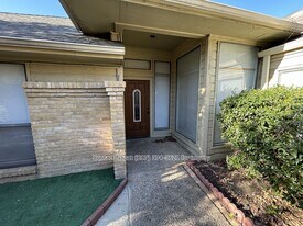 16416 Lauder Ln in Dallas, TX - Building Photo