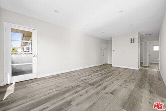 8336 Blackburn Ave in Los Angeles, CA - Building Photo - Building Photo