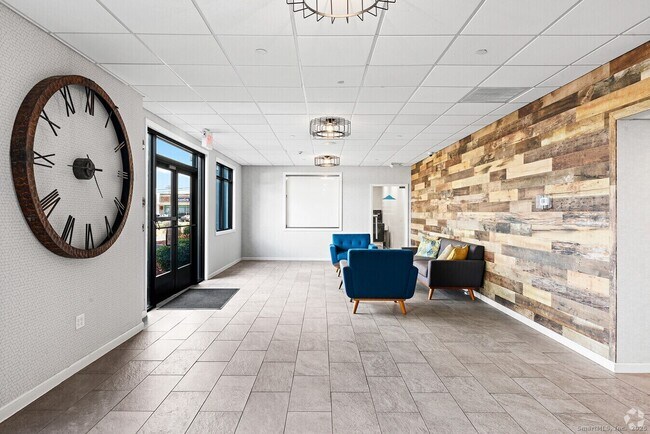 225 Lordship Blvd in Stratford, CT - Building Photo - Building Photo