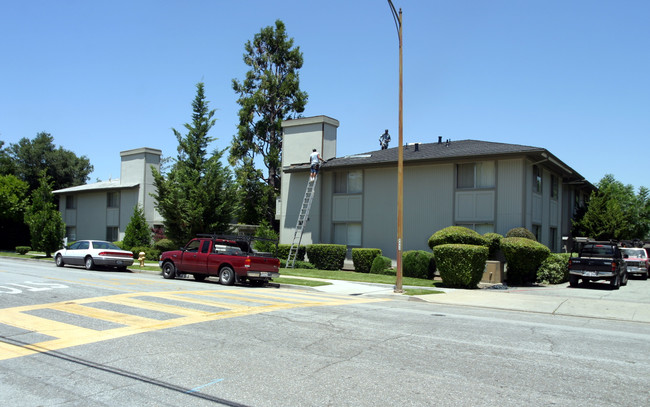 Red Branch Apartments in Los Gatos, CA - Building Photo - Building Photo