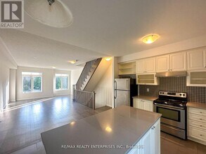 409 Ladycroft Ter in Mississauga, ON - Building Photo - Building Photo