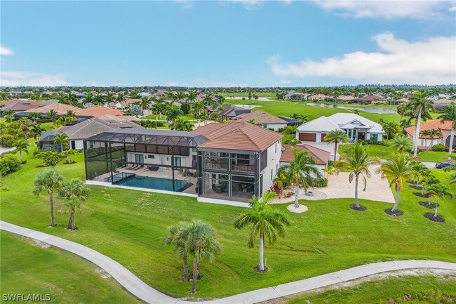 11695 Royal Tee Cir in Cape Coral, FL - Foto de edificio - Building Photo