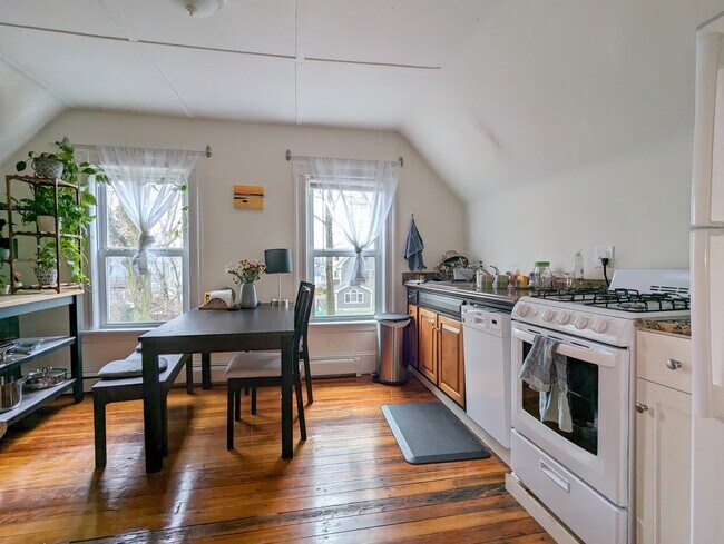 94 Morrison Ave, Unit 3
