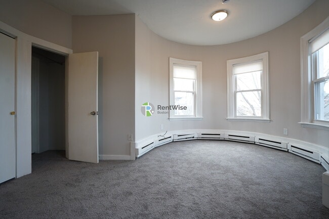 592 Cambridge St in Boston, MA - Foto de edificio - Building Photo