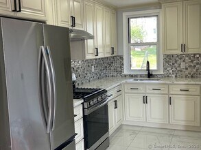 280 Meriden Rd in Waterbury, CT - Building Photo - Building Photo