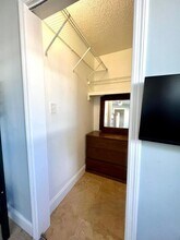 5207 Hayes St in Hollywood, FL - Building Photo - Building Photo