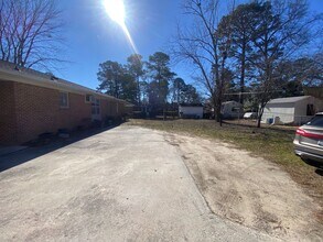 1011 Veterans Rd in Columbia, SC - Building Photo - Building Photo