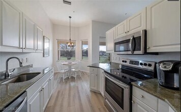 640 Lalique Cir in Naples, FL - Building Photo - Building Photo