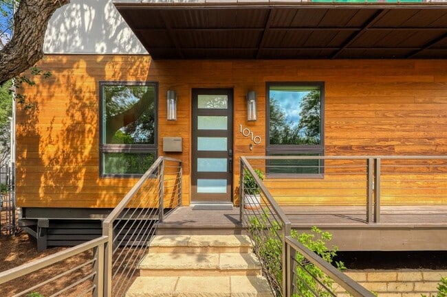 1010 Hillside Ave in Austin, TX - Building Photo - Building Photo