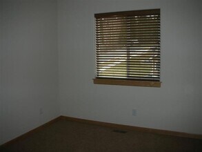 316 E Elcliff Rd in Spokane, WA - Building Photo - Building Photo