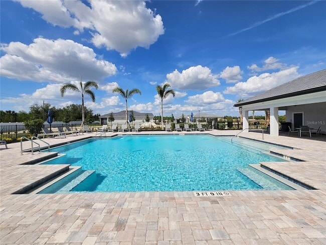 1595 Tavira Pl in Englewood, FL - Foto de edificio - Building Photo