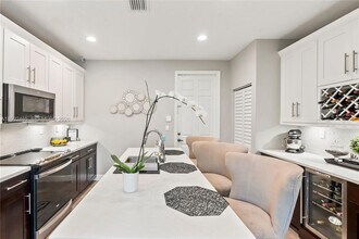 14721 SW 13th St in Pembroke Pines, FL - Building Photo - Building Photo