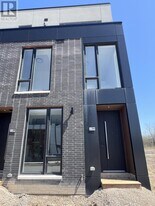 34 Everett Cmn in St Catharines, ON - Building Photo