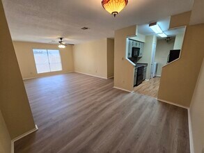 5669 Birchmont Dr in Houston, TX - Building Photo - Building Photo