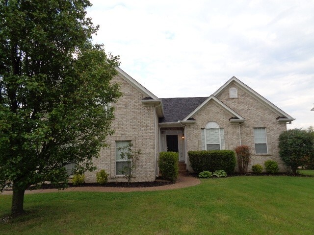 2365 Edencrest Dr in Nashville, TN - Building Photo