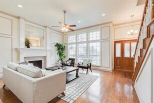 1204 Dentonshire Dr in Carrollton, TX - Building Photo