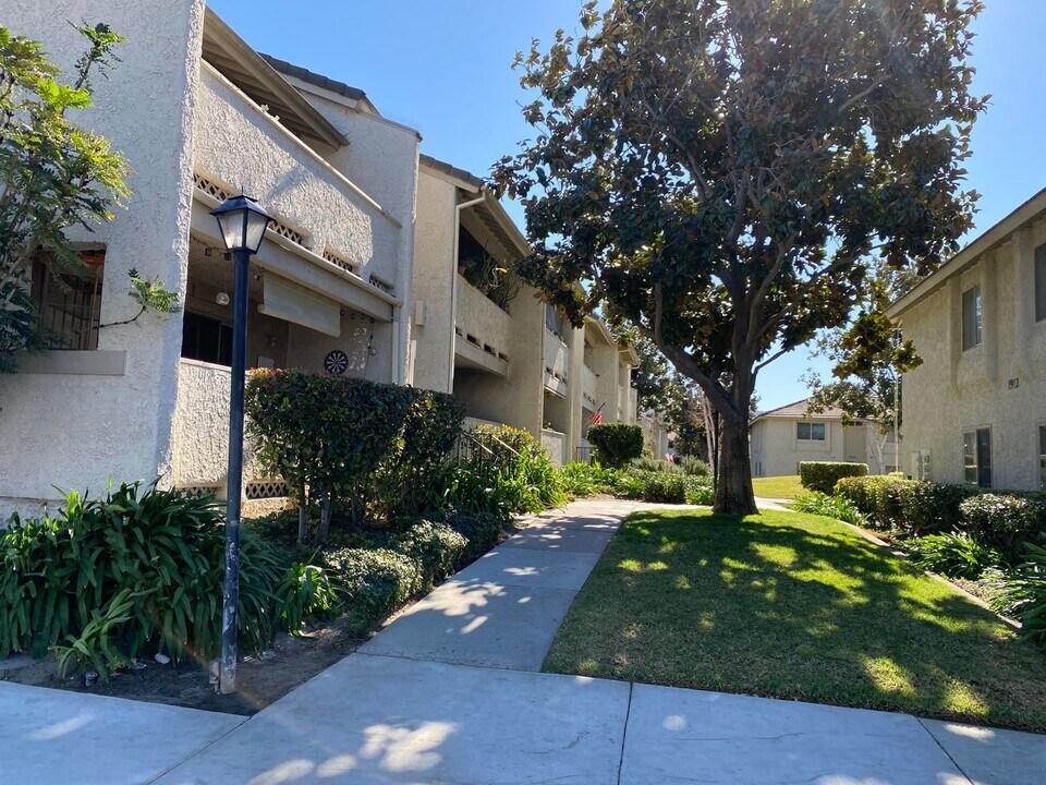 1904 Heywood St in Simi Valley, CA - Building Photo