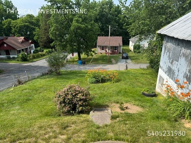 1729 Moorman Ave NW in Roanoke, VA - Building Photo - Building Photo