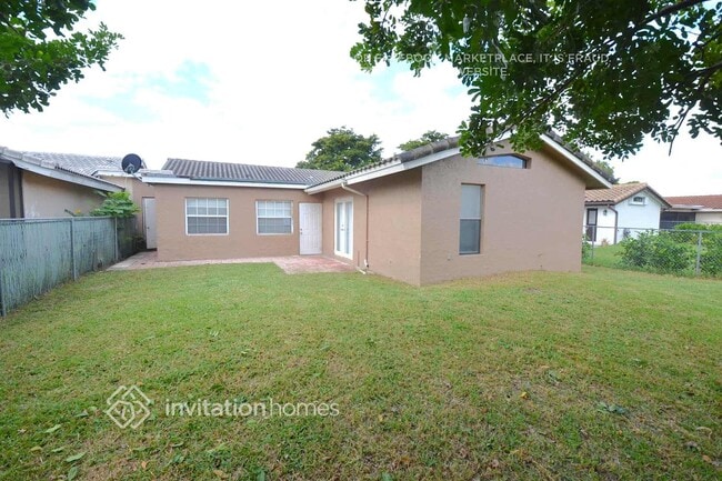 1673 NW 97th Terrace in Coral Springs, FL - Foto de edificio - Building Photo