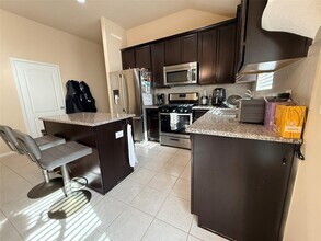 12115 Rockridge Falls Dr in Tomball, TX - Building Photo - Building Photo