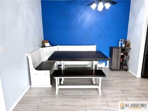 532 Cricket Ln in Woodbridge Township, NJ - Building Photo - Building Photo